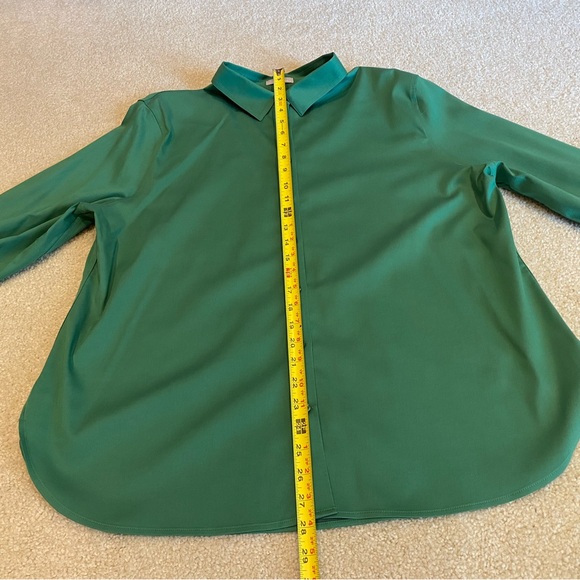 Chico’s No Iron 3/4 Shelve Blouse - Picture 4 of 9